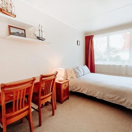 Alpine House Tongariro - Turangi Holiday Home Esterno foto